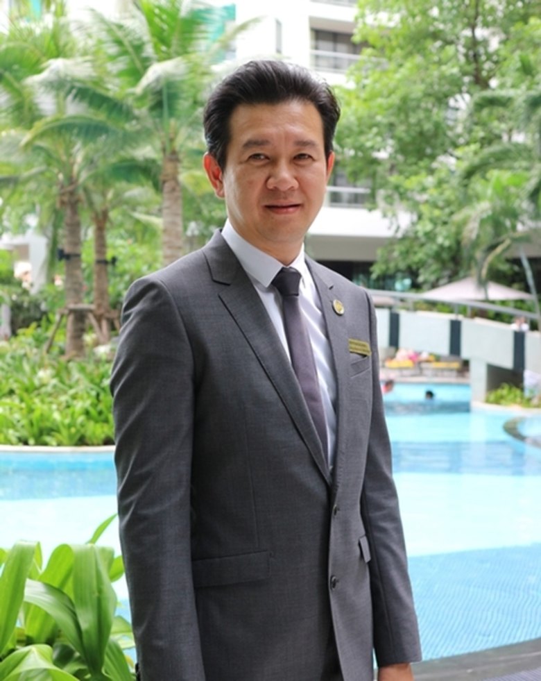 มร.แม็กเน่ ฮันเซ่น ผู้จัดการทั่วไป โรงแรม...