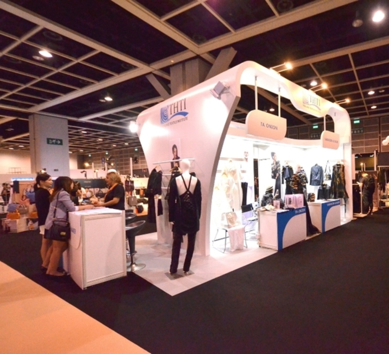 กระทรวงอุตสาหกรรม ปั้นนักออกแบบรุ่นใหม่สู่เส้นทางผู้ประกอบการ นำ 5 คอลเลคชั่นจากเวทีประกวด Creative Textiles Award 2016 รุกตลาดฮ่องกง