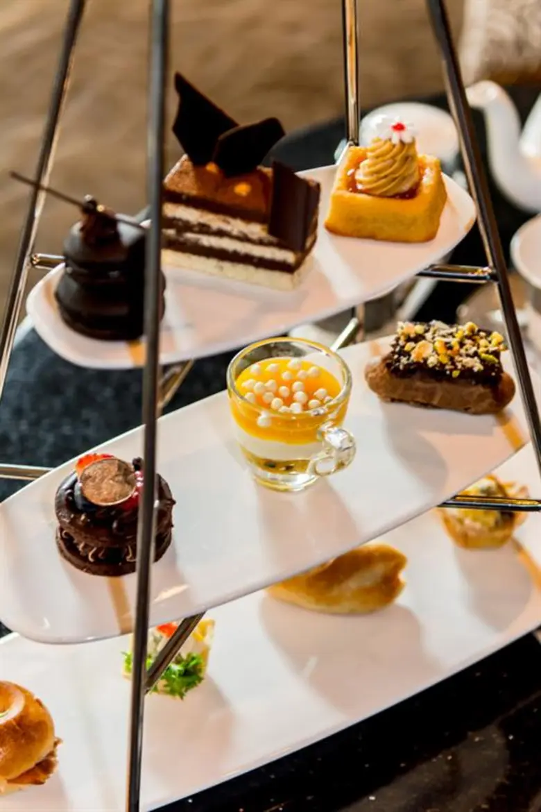 บัลโคนี่ เลาจน์ ณ โรงแรมอินเตอร์คอนติเนนต...