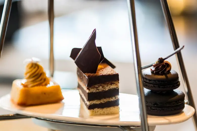 ชวนคุณจิบชายามบ่ายพร้อมเมนูของหวานช็อกโกแลตนานาชนิด ณ บัลโคนี่ เลาจน์ โรงแรมอินเตอร์คอนติเนนตัล กรุงเทพฯ