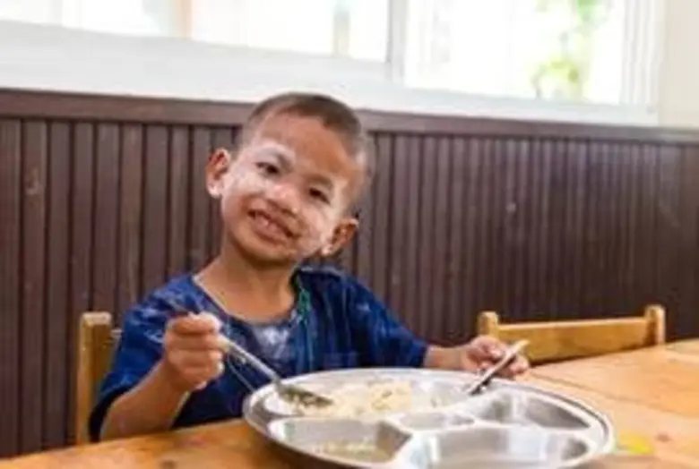 เฮอร์บาไลฟ์ เยี่ยมเยียนมูลนิธิเด็ก ร่วมส่งเสริมโภชนาการที่ดี พร้อมมอบเงินและสิ่งของบริจาค