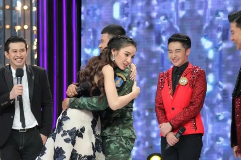 “แพท ณปภา” เล่นใหญ่!!จัดเต็มความฮา....ซบคาอกหนุ่มหน้าตี๋ดีกรีพลทหาร