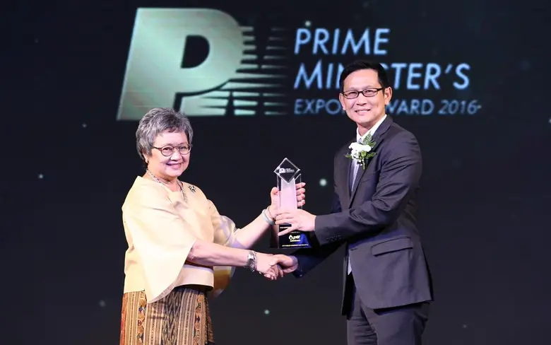 นางอภิรดี ตันตราภรณ์ รัฐมนตรีว่าการกระทรว...