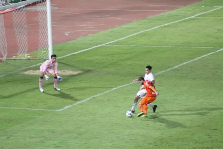 มาสด้า เซลส์ ประเทศไทย พร้อมด้วยสโมสรนครร...