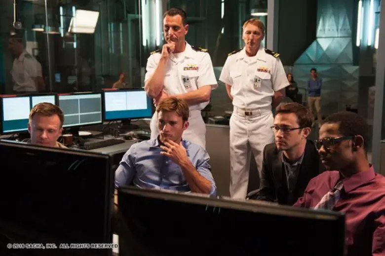 Movie Guide: สโนว์เดนเสี่ยงชีวิตเพื่อเผยความจริงในตัวอย่างใหม่ Snowden 6 ตุลาคมนี้ในโรงภาพยนตร์