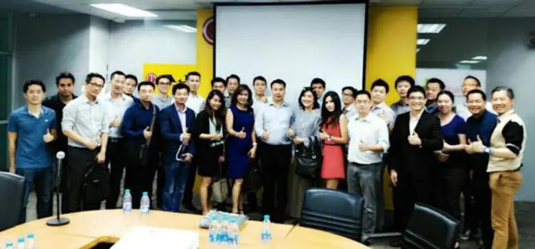 ดร.อมร มีมะโน ประธานเจ้าหน้าที่บริหาร บริ...