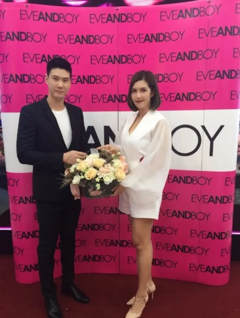 พัชญาพันธ์ กุลภัทรพงศ์ ผู้จัดการฝ่ายผลิตภ...