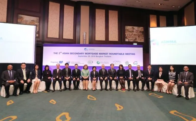 นางสาวบัณฑรโฉม แก้วสอาด ประธานกรรมการ นาง...