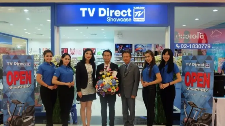 คุณพิทักษ์ นิพรรัมย์ (ที่ 4 จากซ้าย) รองผ...