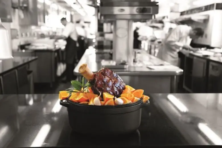 โรงแรมอินเตอร์คอนติเนนตัล หัวหิน รีสอร์ท ต้อนรับการ...