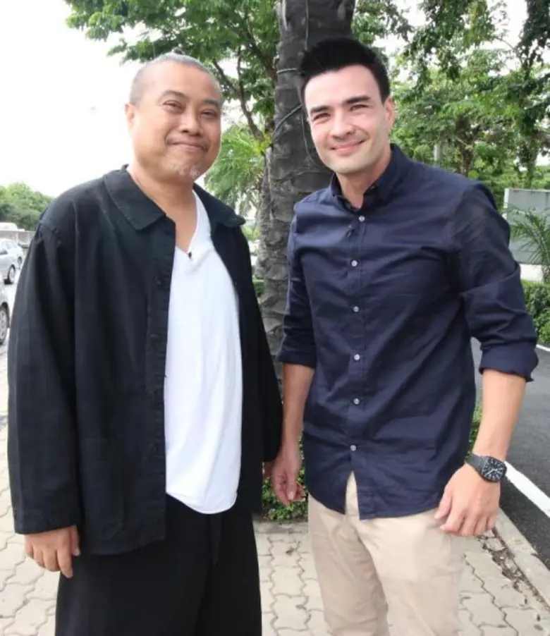 ปกติเป็นนักแสดงหนุ่มที่มีอารมณ์ฮาในหัวใจ ...