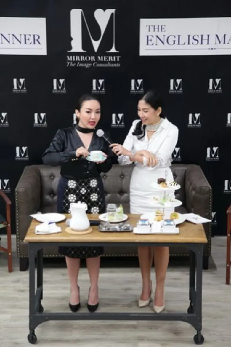 เพราะภาพลักษณ์ดีแบบมืออาชีพสร้างได้ กับ “MIRROR MERIT The Image Consultants” Preferred Partner The English Manner