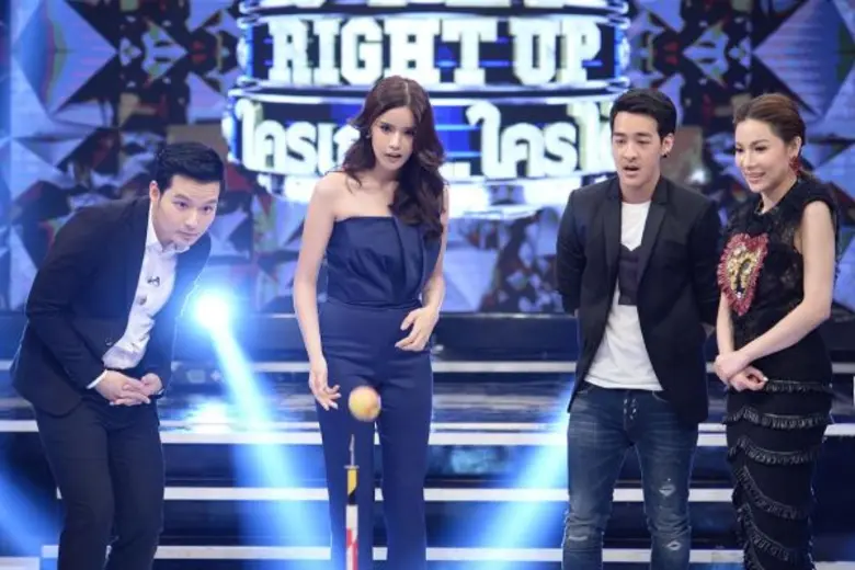ทีวีไกด์: รายการ “STEP RIGHT UP ใครเก่ง...ใครได้ ให้เธอ!!!" “หม่อมเอ็ม” โชว์ฟอร์มเดือด!!! หวังคว้ารางวัลกลับบ้าน