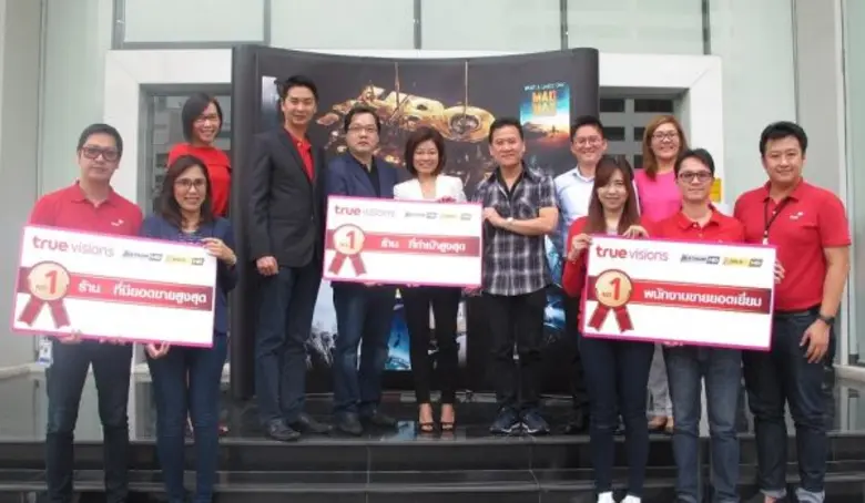 คุณศึกษิฐ ชลศึกษ์ (ที่ 3 จากซ้าย) ผู้อำนว...