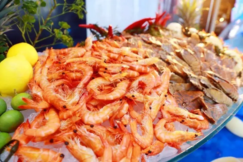 ห้องอาหารเดอะเวิลด์ และห้องอาหารจินเจอร์ ...