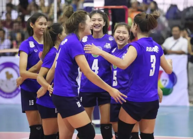 ทีมนักตบลูกยางสาว มหาวิทยาลัยศรีปทุม และมหาวิทยาลัยรัตนบัณฑิต ผ่านฉลุยเข้าสู่รอบชิง “แชมป์กีฬา 7 สี วอลเลย์บอล อุดมศึกษา 2016”