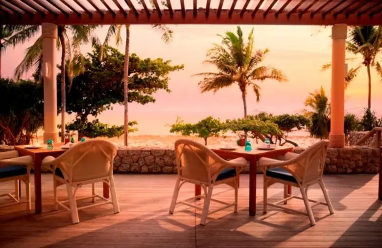 อาหารทะเลการันตีรางวัลจาก Trisara พร้อมด้...