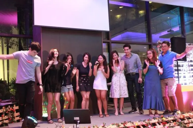 ดรีม-ณฐณพ,อร-พัทธ์ธีรา นำทีมนักแสดงละครม่านดอกงิ้ว พาแฟนๆ สุดฟินแบบกระทบไหล่ใกล้ชิด สนุกกิจกรรม Meet & Greet ส่งท้าย