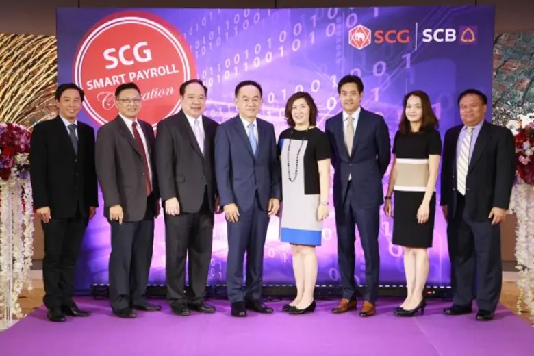 นายเชาวลิต เอกบุตร (ที่ 4 จากซ้าย) ผู้ช่ว...