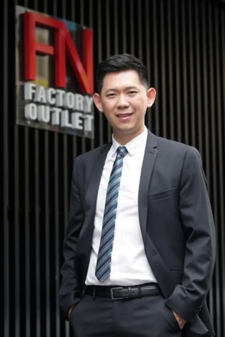 ก.ล.ต.นับหนึ่งไฟลิ่ง 'เอฟเอ็น แฟคตอรี่ เอ๊าท์เลท’ ขาย IPO 250 ล้านหุ้น ลงกระดานเทรด SET ก.ล.ต. นับหนึ่งไฟลิ่ง ''เอฟเอ็น แฟคตอรี่ เอ๊าท์เลท’’ เสนอขายไอพีโอ 250 ล้านหุ้น ลงสนามเทรด SET ลุยให้ข้อมูลนักลงทุน ทั่วประเทศ