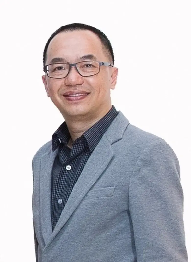 คุณบุญส่ง ศรีสว่างเนตร ผู้อำนวยการสำนักงา...