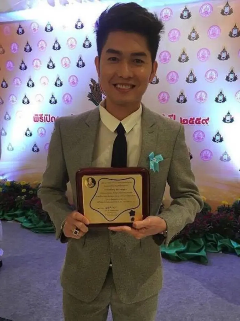 ออกอาการปลื้มอกปลื้มใจเป็นอย่างยิ่ง สำหรั...