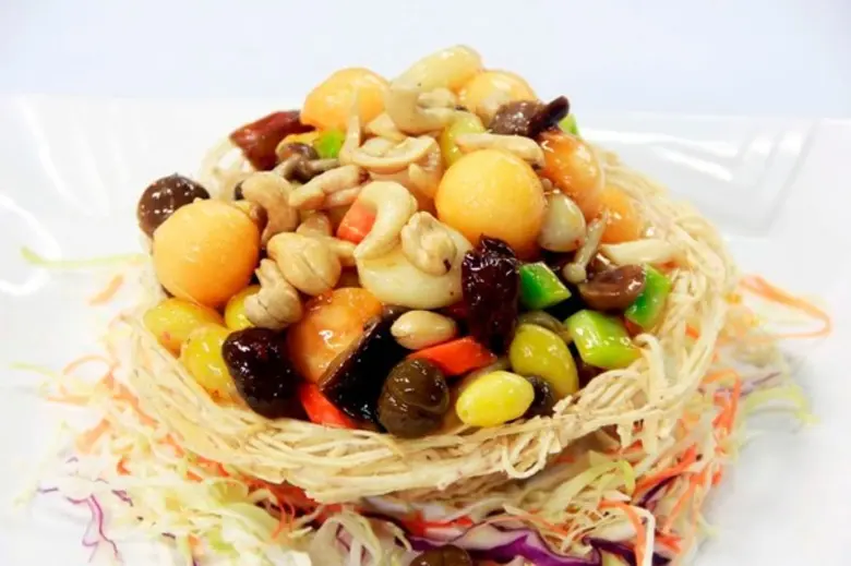 ร่วมสืบสานประเพณีเทศกาลเจและอิ่มบุญไปด้วยกัน กับภัตตาคารเซียง ปิง เหลา โรงแรมแกรนด์ ไชน่า