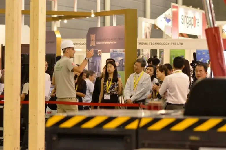 สเปีย เอ็กซิบิส (Sphere Exhibits) ร่วมกับ...