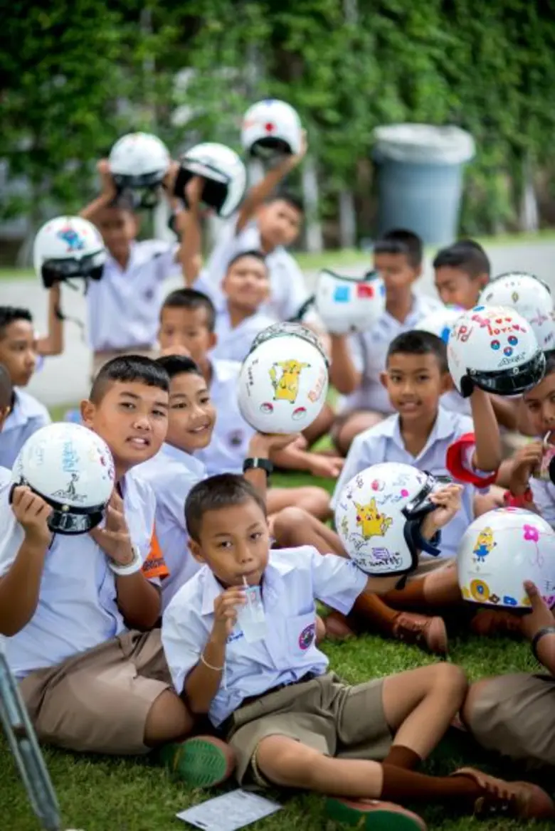 โรงแรมชั้นนำในหัวหิน ผสานพลังความร่วมมือจัดกิจกรรม Helmet Extravaganza บริจาคหมวกกันน็อค 1,000 ใบให้กับเยาวชนในเขตเทศบาลเมืองหัวหิน