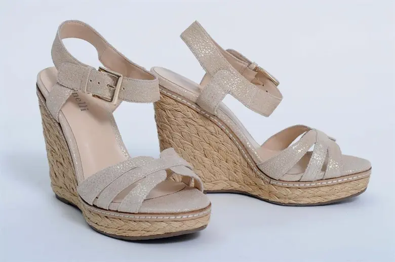 แฟชั่นไอคอน จอร์เจีย เมย์ แจ๊กเกอร์ พรีเซนต์ Minelli แบรนด์ดังเครื่องหนังจากปารีส มาถึงเมืองไทยแล้ว! ที่พารากอน