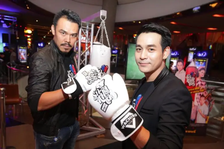 “รัก หมัด สั่ง” พร้อมลุยขึ้นสังเวียน และระเบิดเสียงหัวเราะให้ดังสนั่นโรง 22 กันยายนนี้