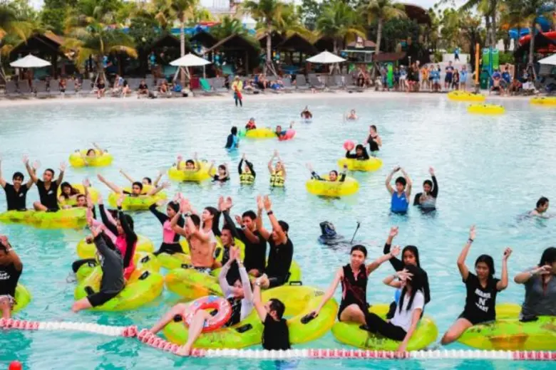 “PARADOX” ร่วมสร้างความมันส์กับกิจกรรม Splashing Concert ณ สวนน้ำวานา นาวา หัวหิน