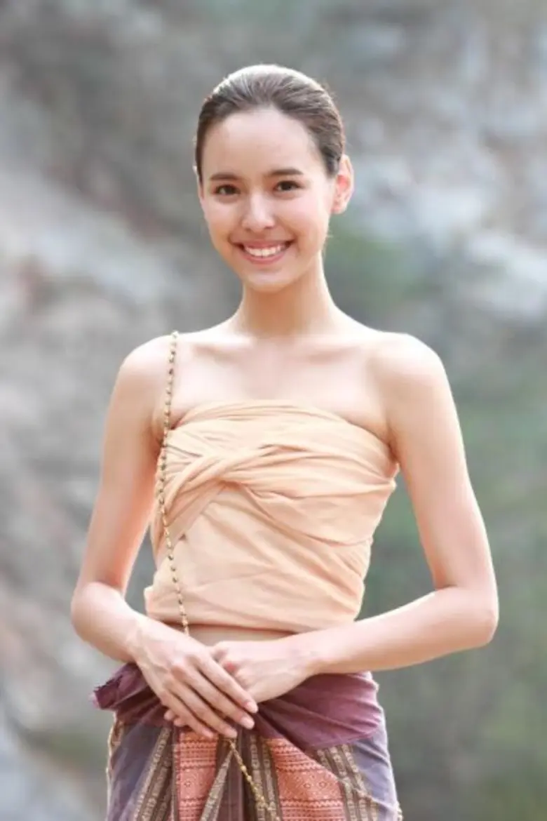 น้องแคลร์ ฉัตฑริกา ในละครเรื่อง นาคี กับบทบาทของพิมพ์พร นักศึกษามหาวิทยาลัย