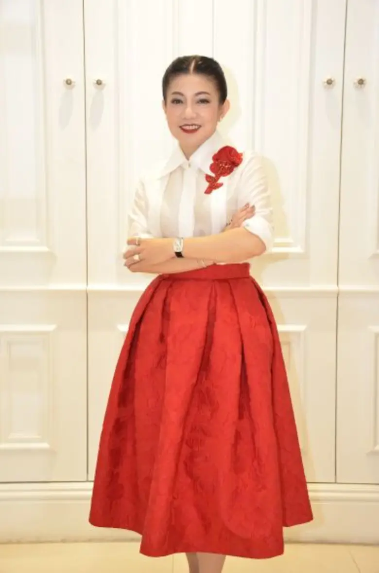 เป็นคนชื่นชอบวัฒนธรรมและสีประจำของประเทศจ...