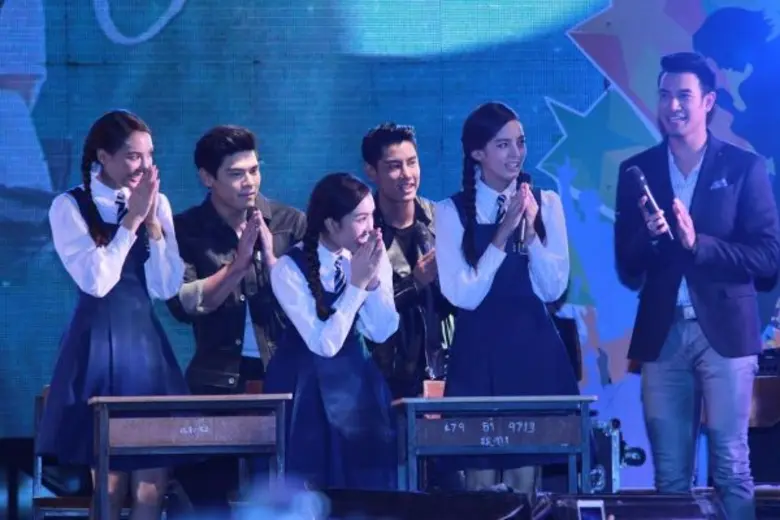 “เกรท วรินทร - ณิชา ณัฏฐณิชา” นำทัพนักแสดงเปิดตัวละคร “นางอาย” บนเวที คอนเสิร์ต “ทีวี 3 สัญจร” จ. นครปฐม