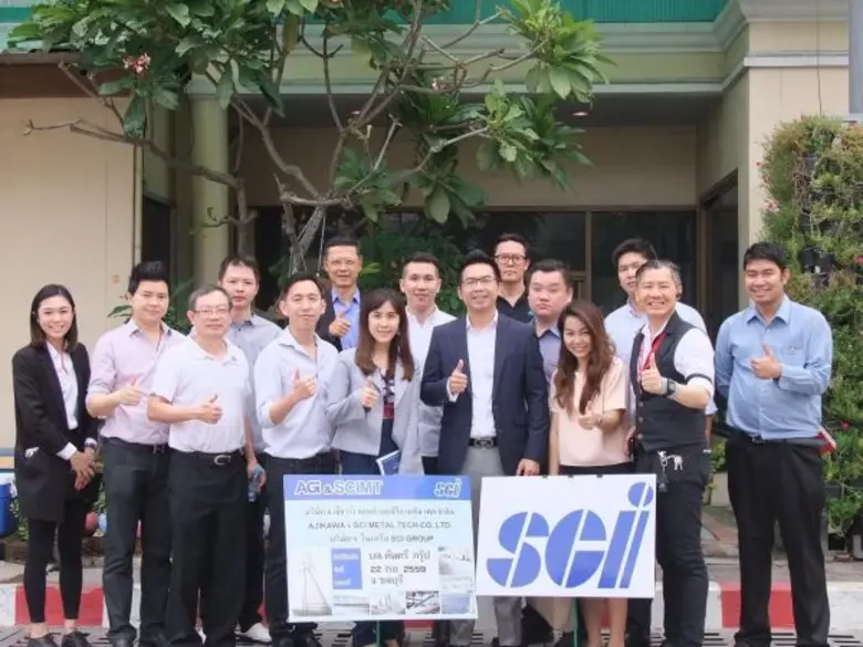 คุณเกรียงไกร เพียรวิทยาสกุล (ที่ 4 จากขวา...