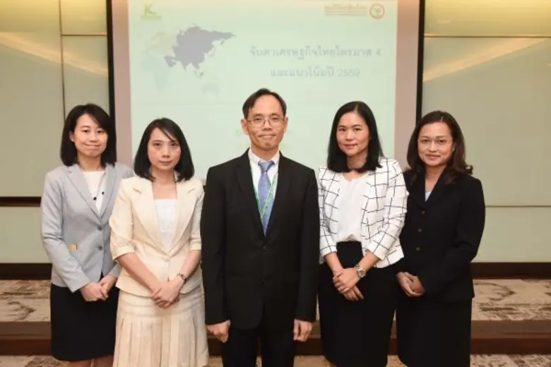 ดร.เชาว์ เก่งชน (กลาง) กรรมการผู้จัดการ บ...