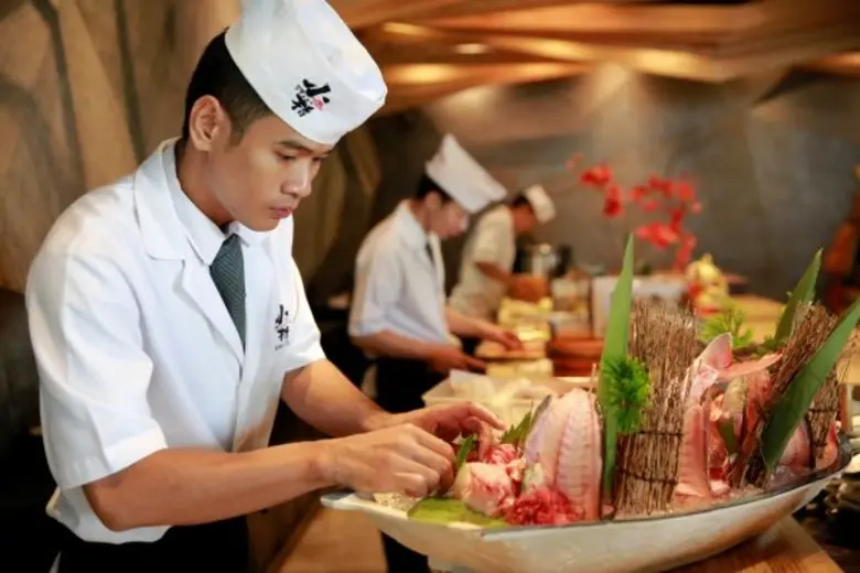 หยก-นุคนิค เป็นปลื้ม!!! เพื่อนนักแสดงยกขบวนร่วมแสดงความยินดีเปิดร้าน Sushi Otaru