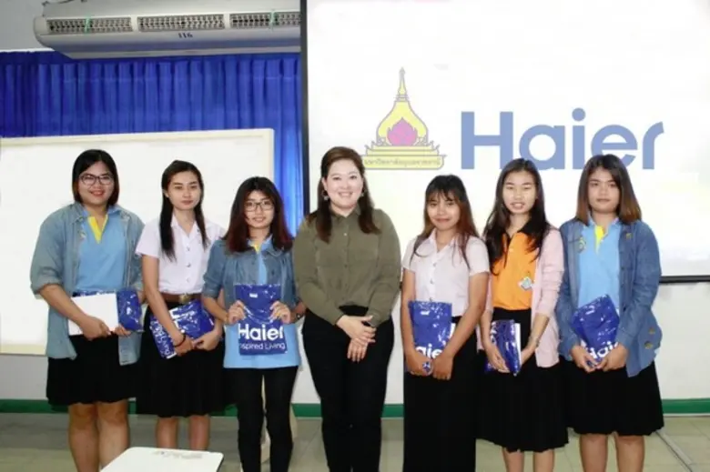 นางสาวประภัสสร สุภาพ ผู้ช่วยรองประธาน ฝ่า...