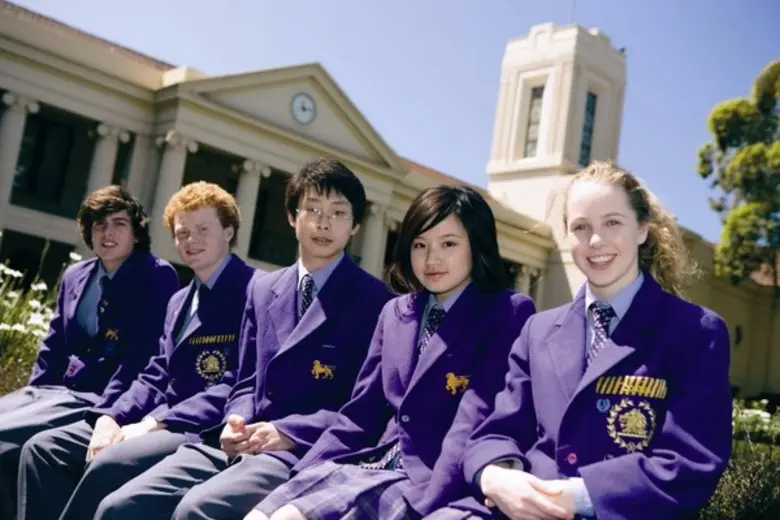 พบกับนิทรรศการศึกษาต่อระดับมัธยมจากโรงเรี...