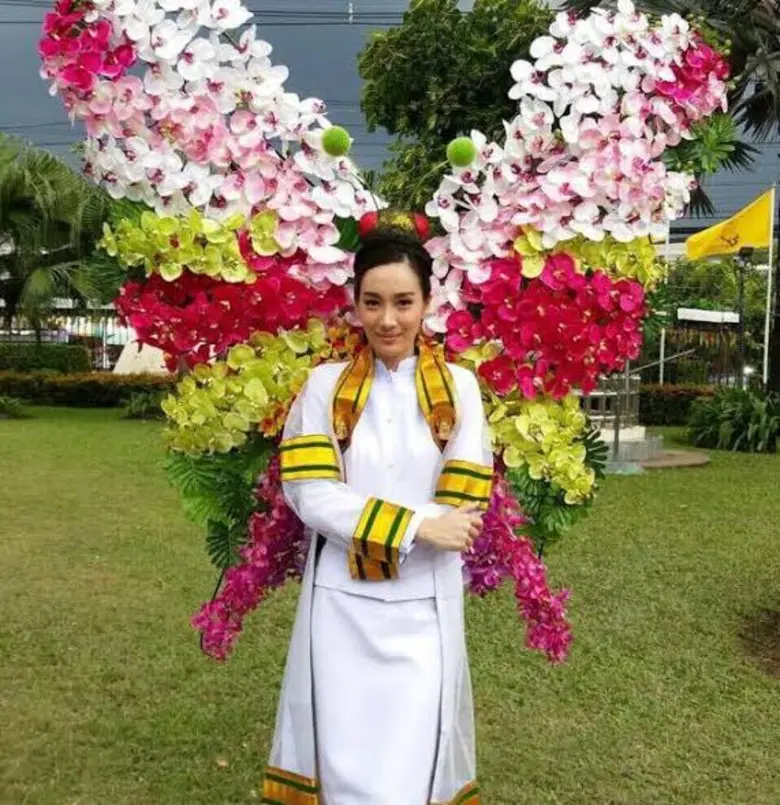 นอกจากหน้าตาดีแล้ว การเรียนก็เริ่ดอีก ขอป...