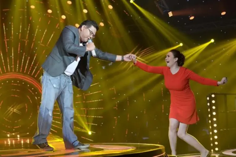 “เอ – วราวุธ” ผุดโปรเจกต์ยักษ์ “ร้องแลก แจกเงิน Singer Takes It All” Singing game show เวทีรางเลื่อนสุดไฮเทค ยาวสุดในประเทศไทย ประเดิมเทปแรก วันอาทิตย์ที่ 9 ตุลาคมนี้ เวลา 13.15 น. ทาง ช่อง 7 สี!!!