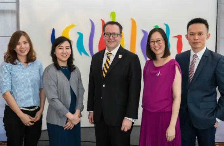 ฯพณฯ มร. เบน คิง เอกอัครราชทูตนิวซีแลนด์ ...