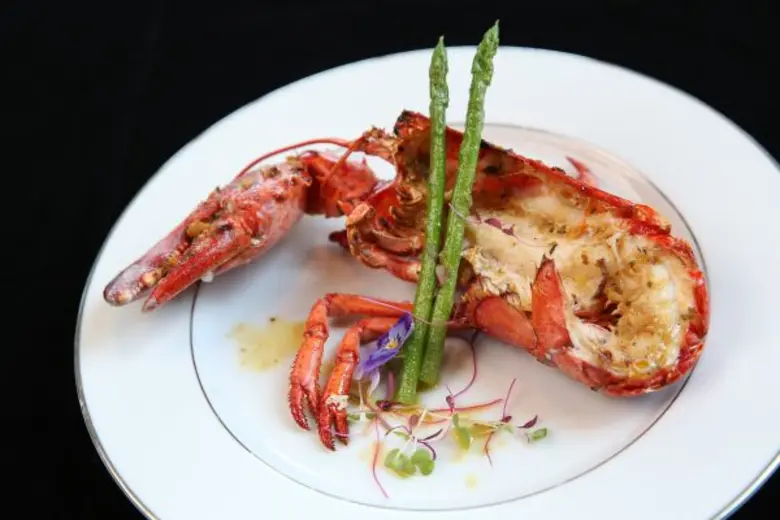 เชิญทุกท่านอิ่มอร่อยกับบุฟเฟ่ต์นานาชาติมื...