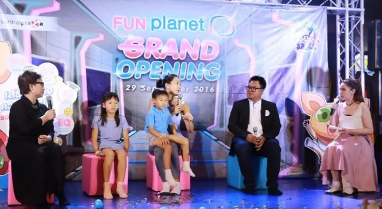 ตุ๊ก ชนวกวนัน ควงลูก เปิดโลกแห่งการเรียนรู้ผ่านการเล่น ที่สวนสนุก FUN planet เซ็นทรัลแจ้งวัฒนะ