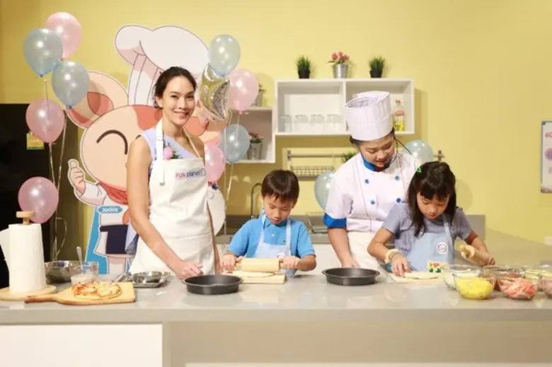 ตุ๊ก ชนวกวนัน ควงลูก เปิดโลกแห่งการเรียนรู้ผ่านการเล่น ที่สวนสนุก FUN planet เซ็นทรัลแจ้งวัฒนะ