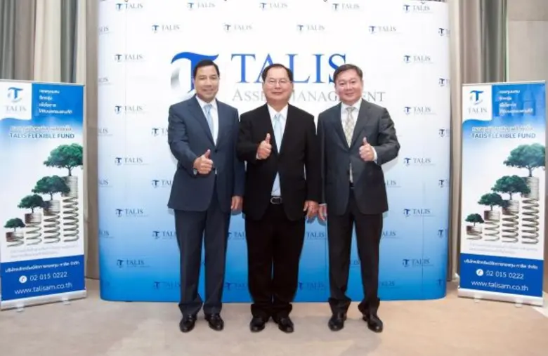 ดร.ทนง พิทยะ (กลาง) อดีตรัฐมนตรีว่าการกระ...