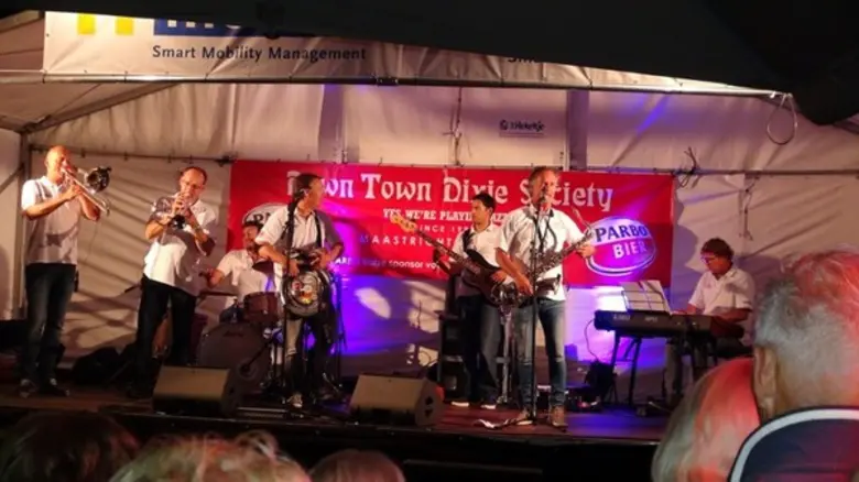 Down Town Dixie Society Concert Live in Chiang Mai 2016