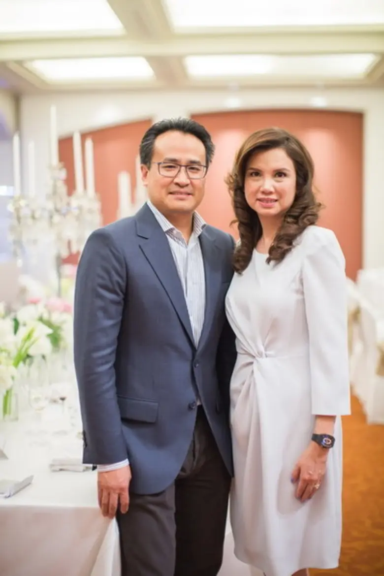 ข่าวซุบซิบ : เอ๋ นนทกานต์ หายเหนื่อยเพราะควงสามีดื่มดำอาหาร