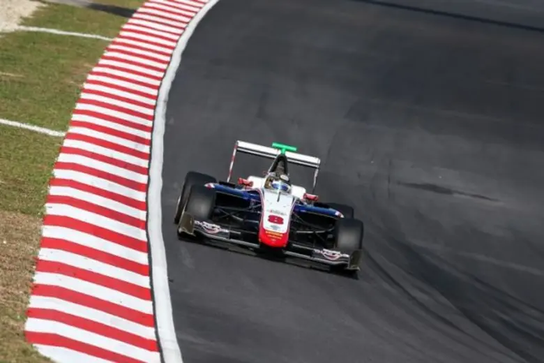 สนามที่ 8 ของการแข่งขัน GP3 จัดขึ้นในสนาม...